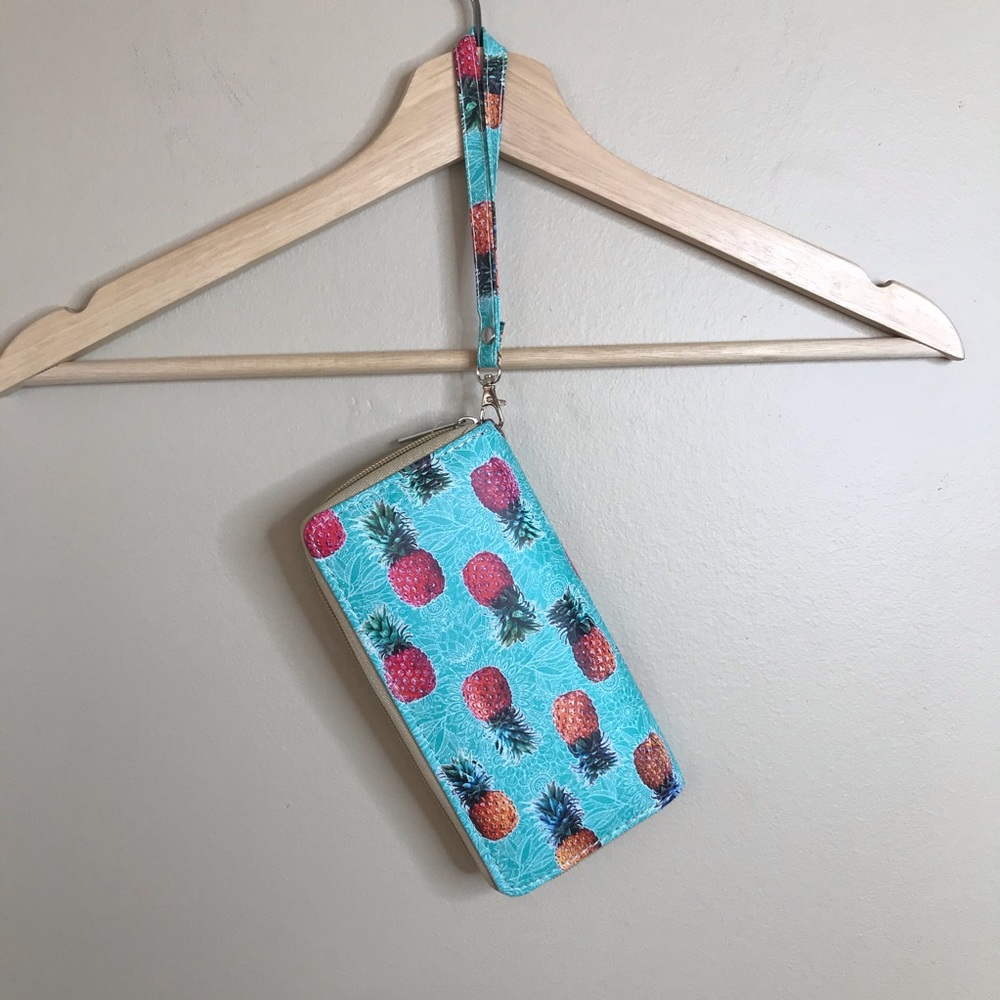 GEORGE Pineapple Wallet Wristlet Strap Clip On